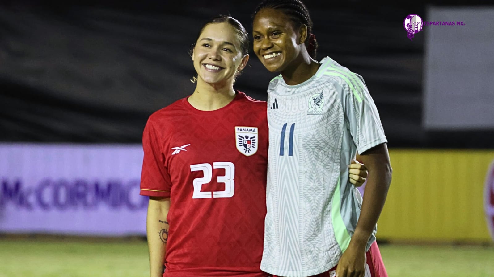 Mayra Pelayo y Carina Baltrip-Reyes protagonizan intercambio de camisetas en Mérida